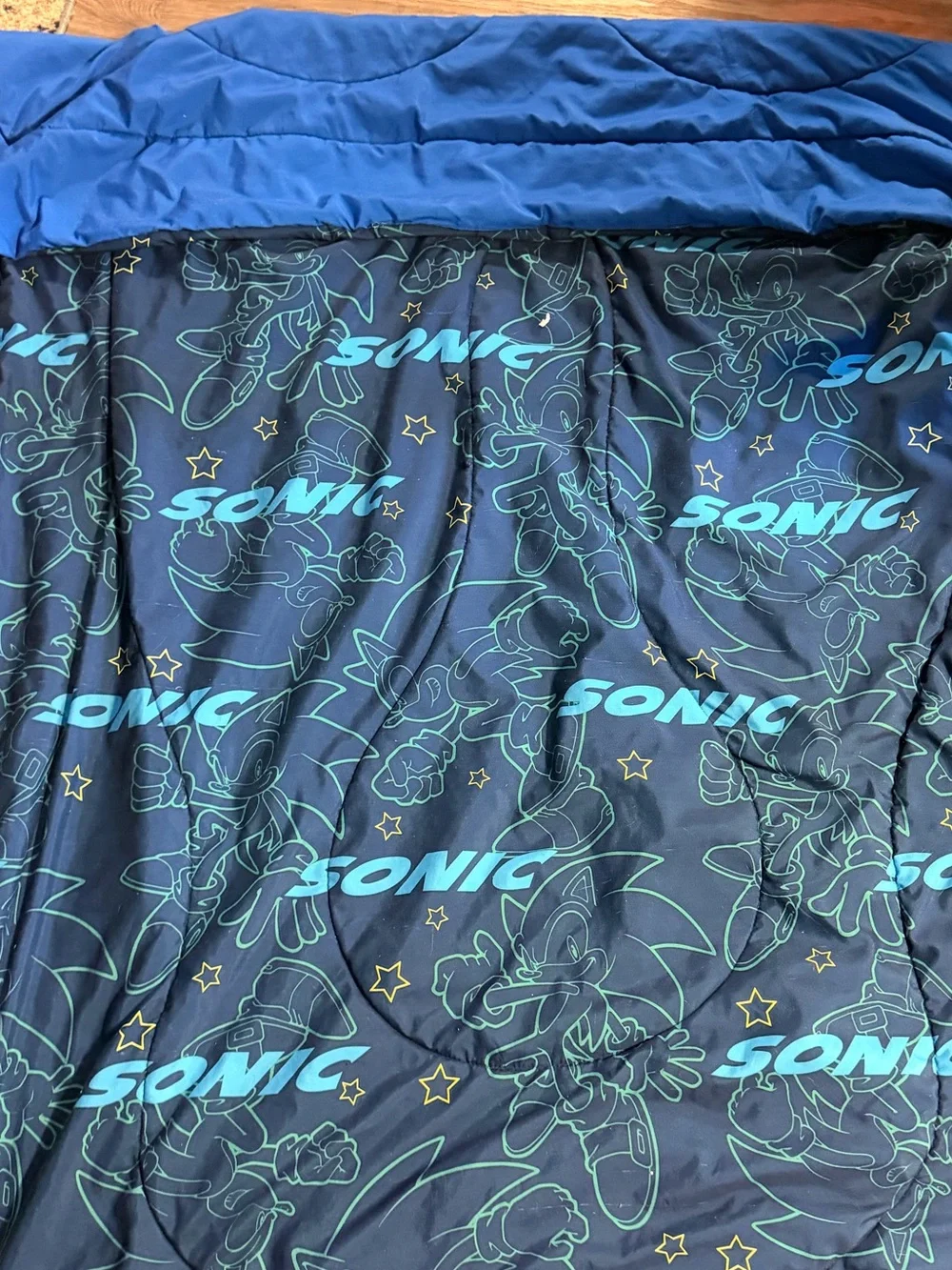 Blue Sonic-Themed Kids Bedding Set with reversible comforter - full size